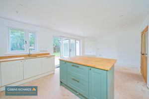 Kitchen- click for photo gallery